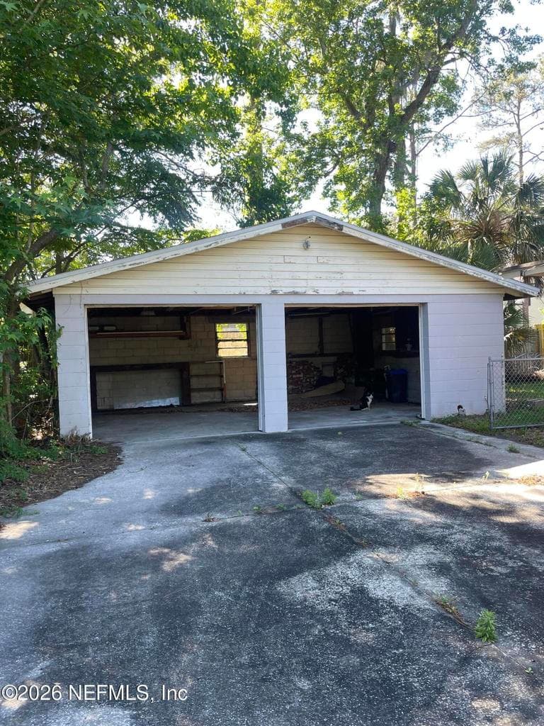 2930 LORAN Drive N, Jacksonville, FL 32216 2