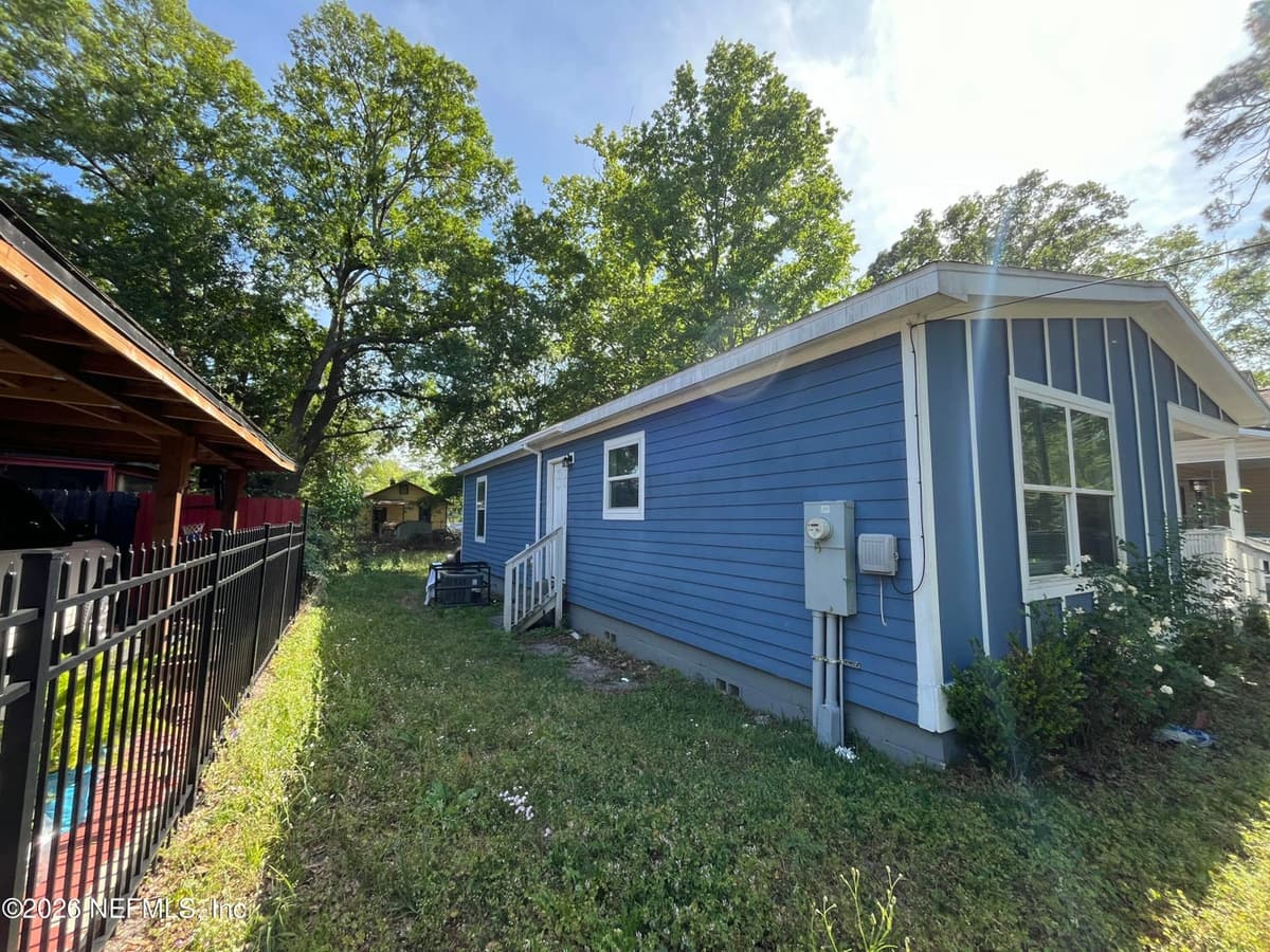 1958 MOREHOUSE Road, Jacksonville, FL 32209 2
