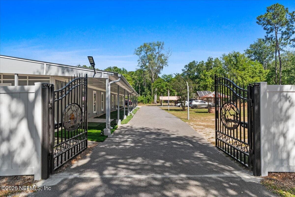 865 COLE Road, Jacksonville, FL 32218 2