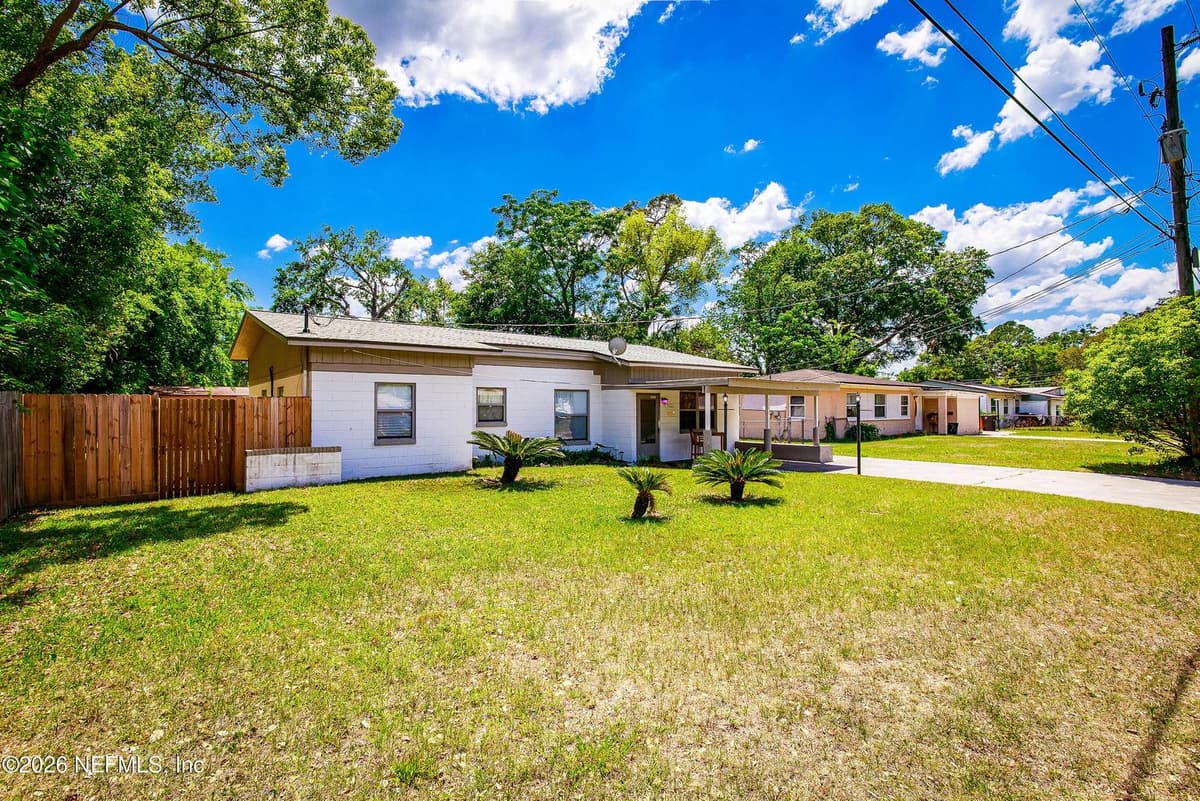 5242 HELM Avenue, Jacksonville, FL 32244 2