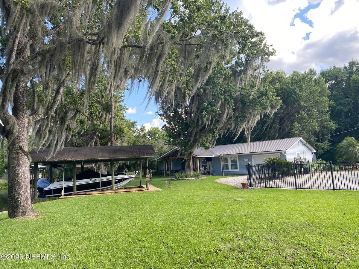 137 & 135 RIVERSIDE Drive, Satsuma, FL 32189 2