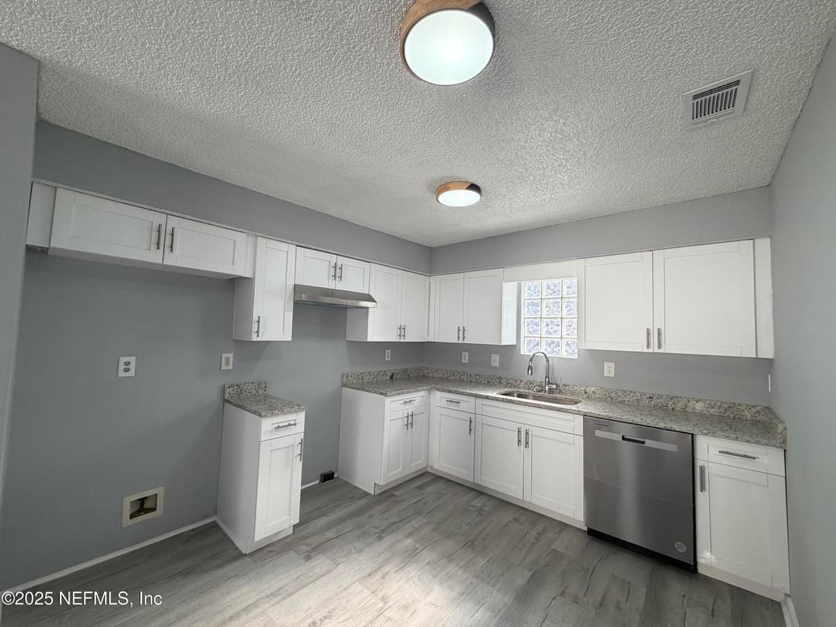 761 TREKKER Street, Jacksonville, FL 32216 2