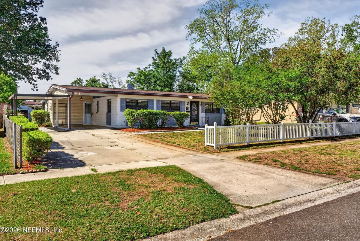 7638 CREST Drive N, Jacksonville, FL 32221 2