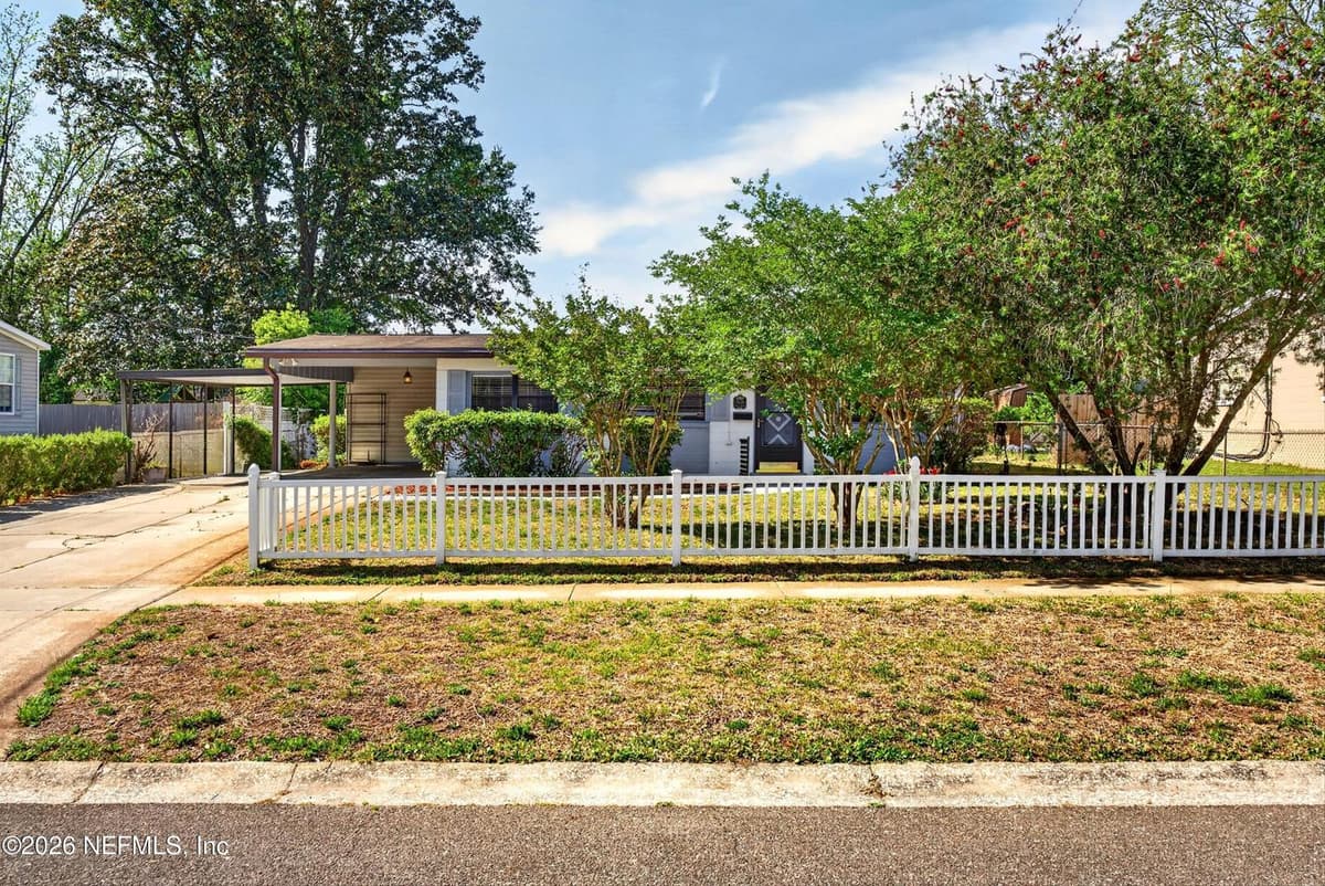 7638 CREST Drive N, Jacksonville, FL 32221 3