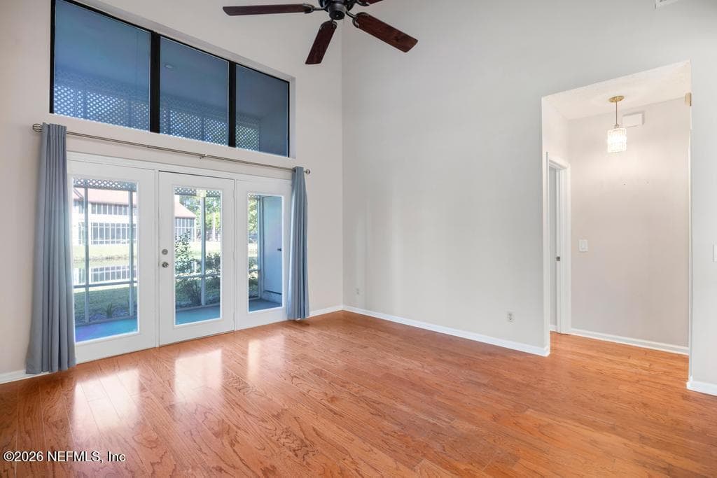 2001 WOOD HILL Drive, Jacksonville, FL 32256 2