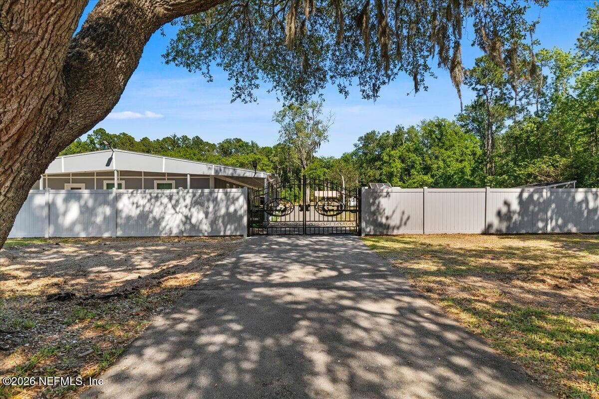 865 COLE Road, Jacksonville, FL 32218 3