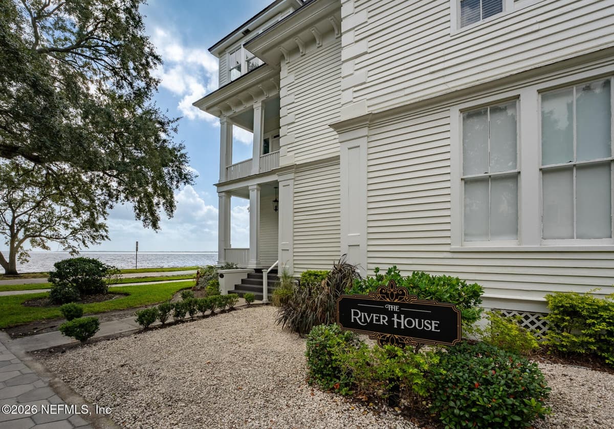 2105 RIVER Boulevard, Jacksonville, FL 32204 3