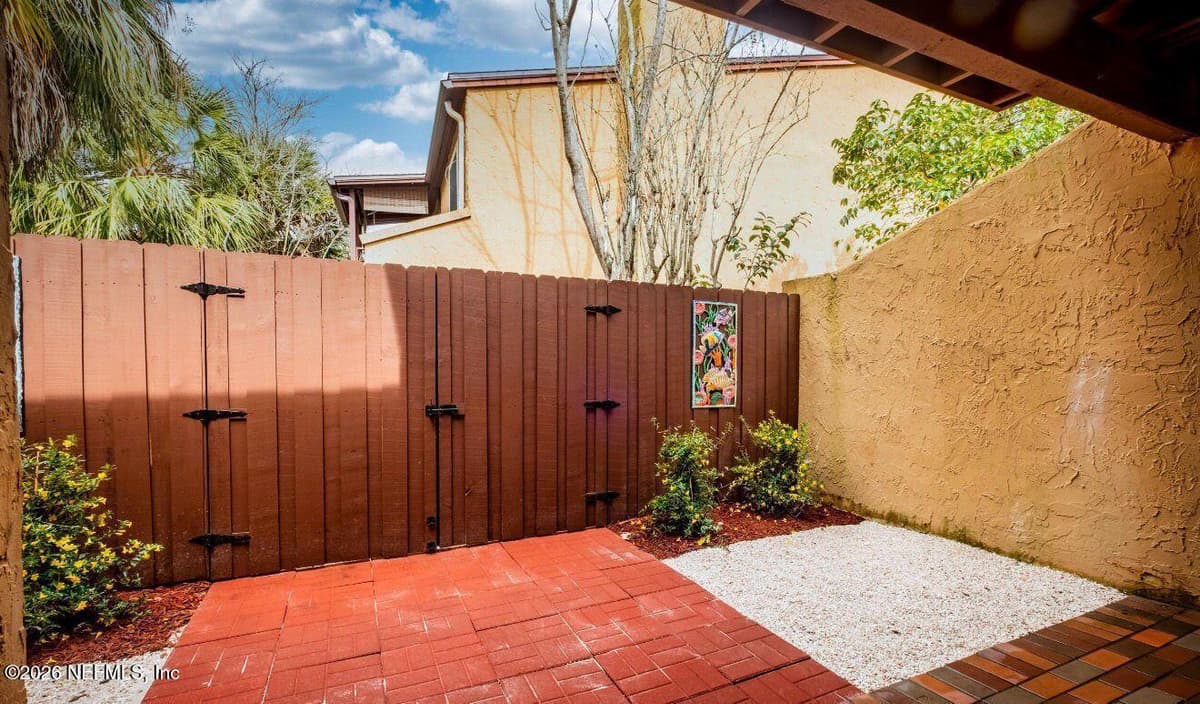 325 GREENCASTLE Drive 55, Jacksonville, FL 32225 2