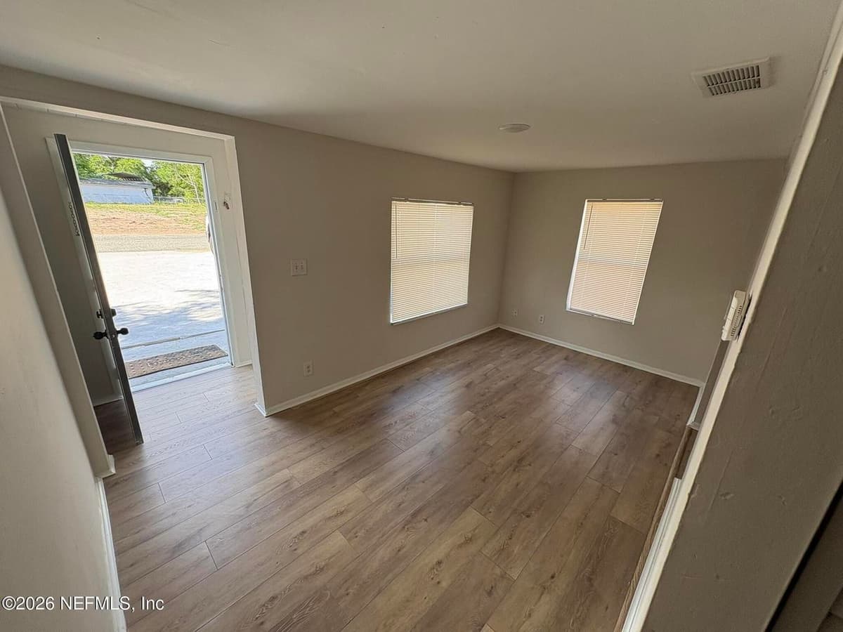8326 GALVESTON Avenue, Jacksonville, CA 32211 2
