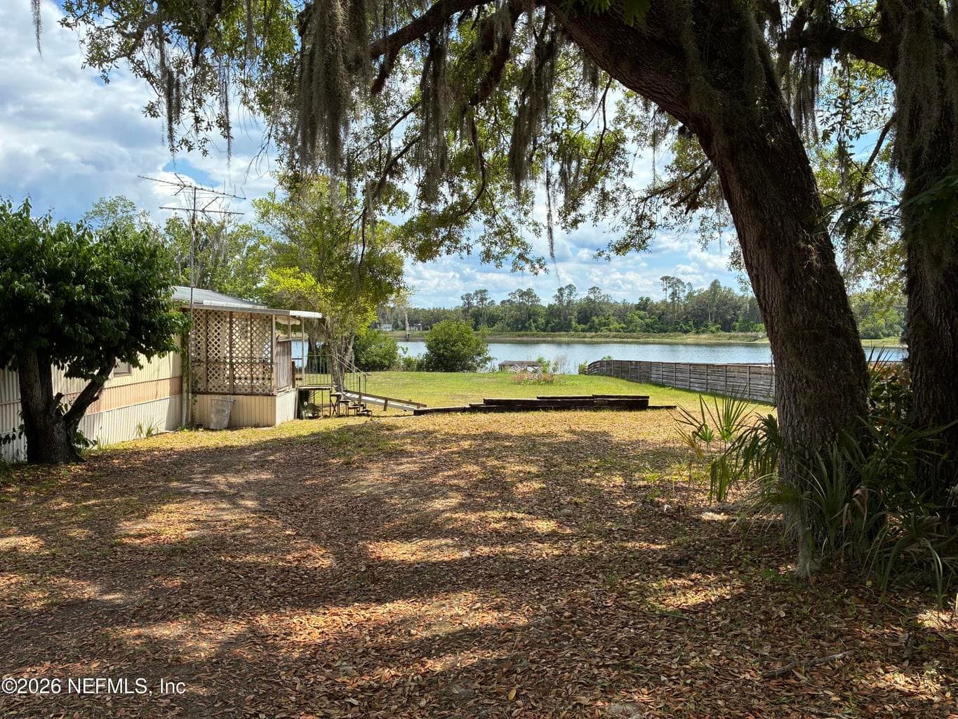 121 CHURCH LAKE Drive, Interlachen, FL 32148