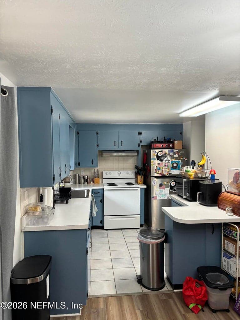 918 BACALL Road, Jacksonville, FL 32218 3