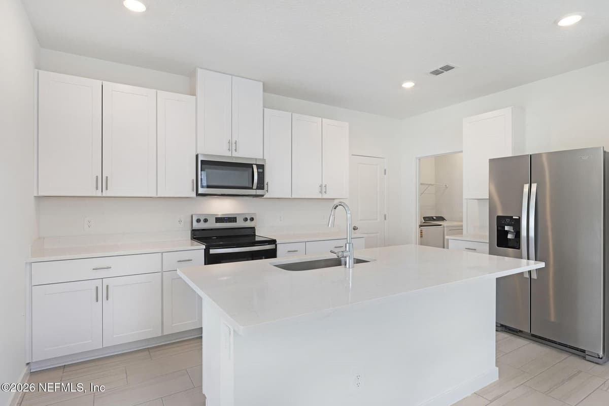 7767 CAHILL Lane, Jacksonville, FL 32219 3