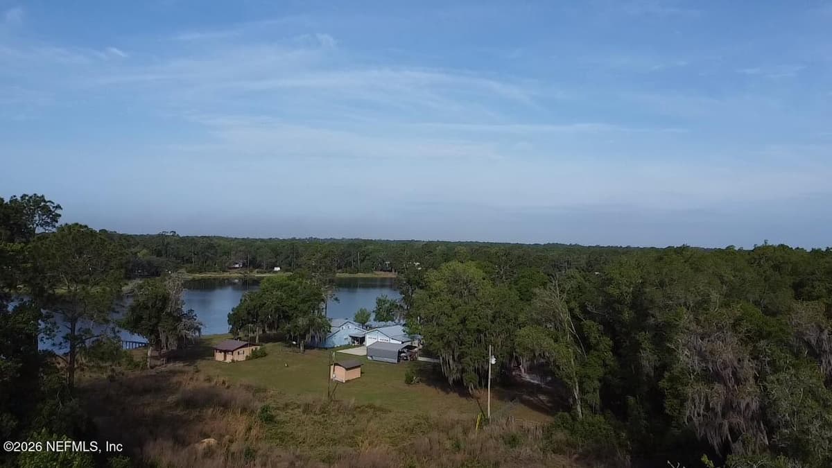 427 N WEST Street, Interlachen, FL 32148 3