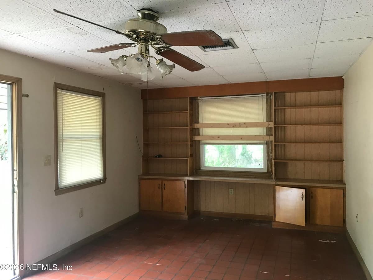 1860 LAKE SHORE Boulevard, Jacksonville, FL 32210 2