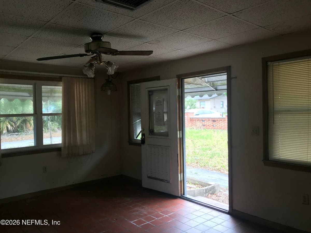 1860 LAKE SHORE Boulevard, Jacksonville, FL 32210 3