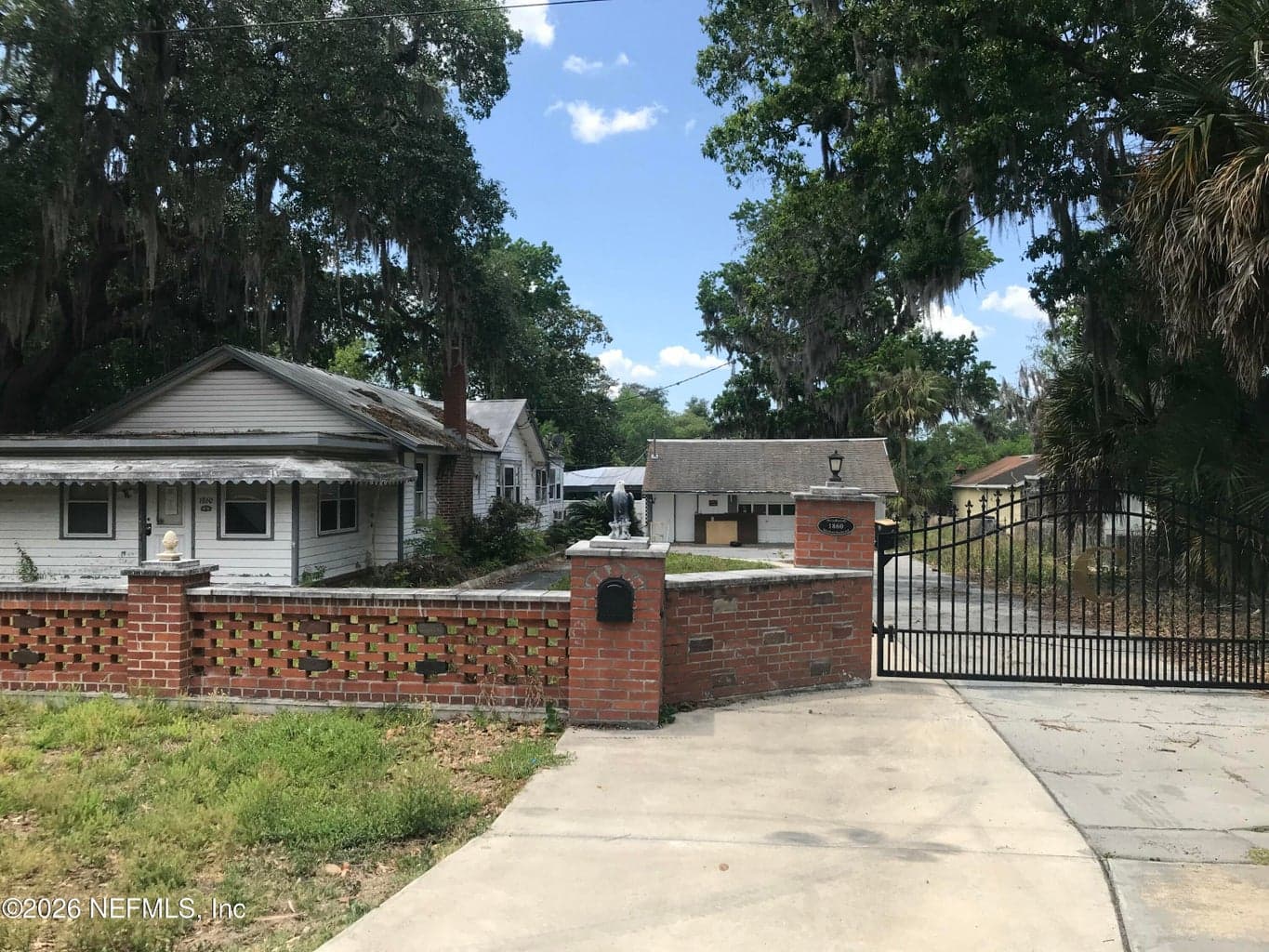 1860 LAKE SHORE Boulevard, Jacksonville, FL 32210