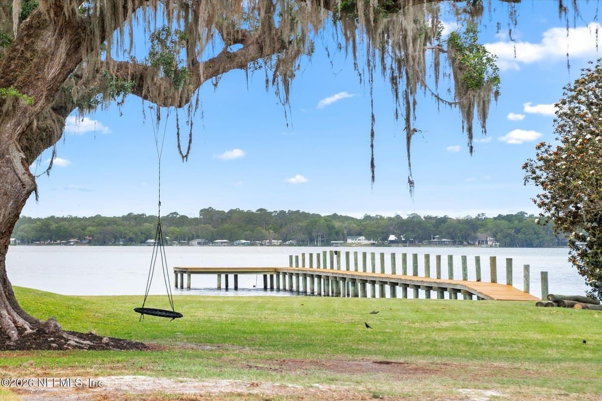 111 E GROVELAND Lane, East Palatka, FL 32131 2