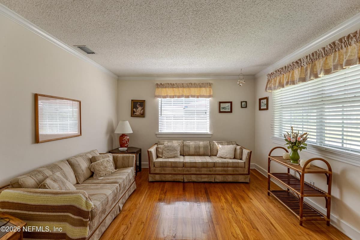5289 MAGNOLIA Circle N, Jacksonville, FL 32211 2