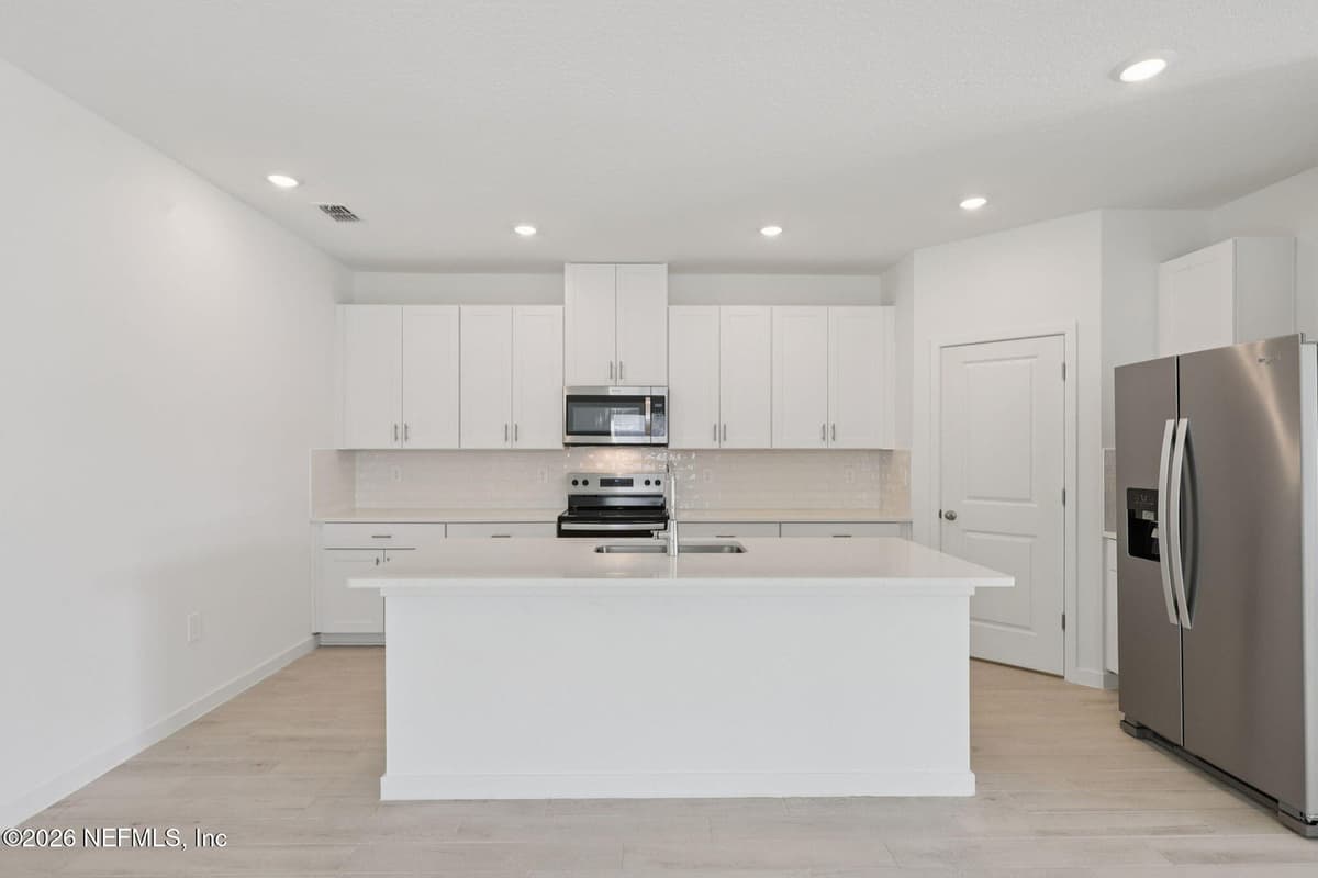 7402 EVERETT FOREST Drive, Jacksonville, FL 32219 2