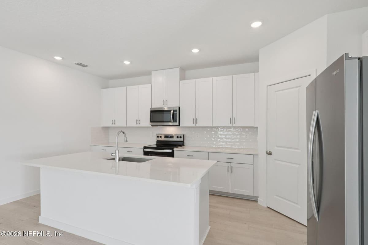 7402 EVERETT FOREST Drive, Jacksonville, FL 32219 3
