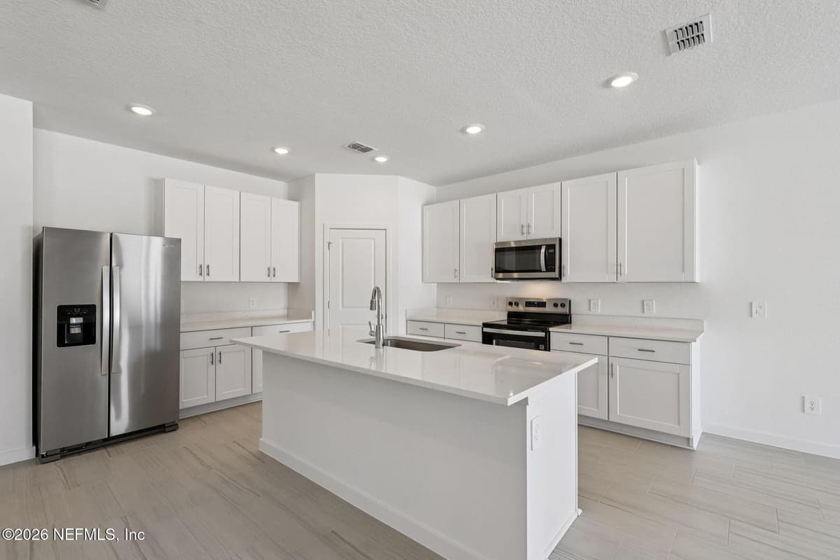 7398 EVERETT FOREST Drive, Jacksonville, FL 32219 2