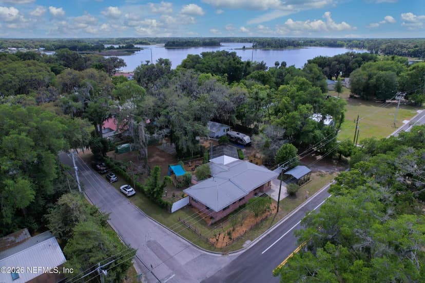 601 VERNON Avenue, Crescent City, FL 32112