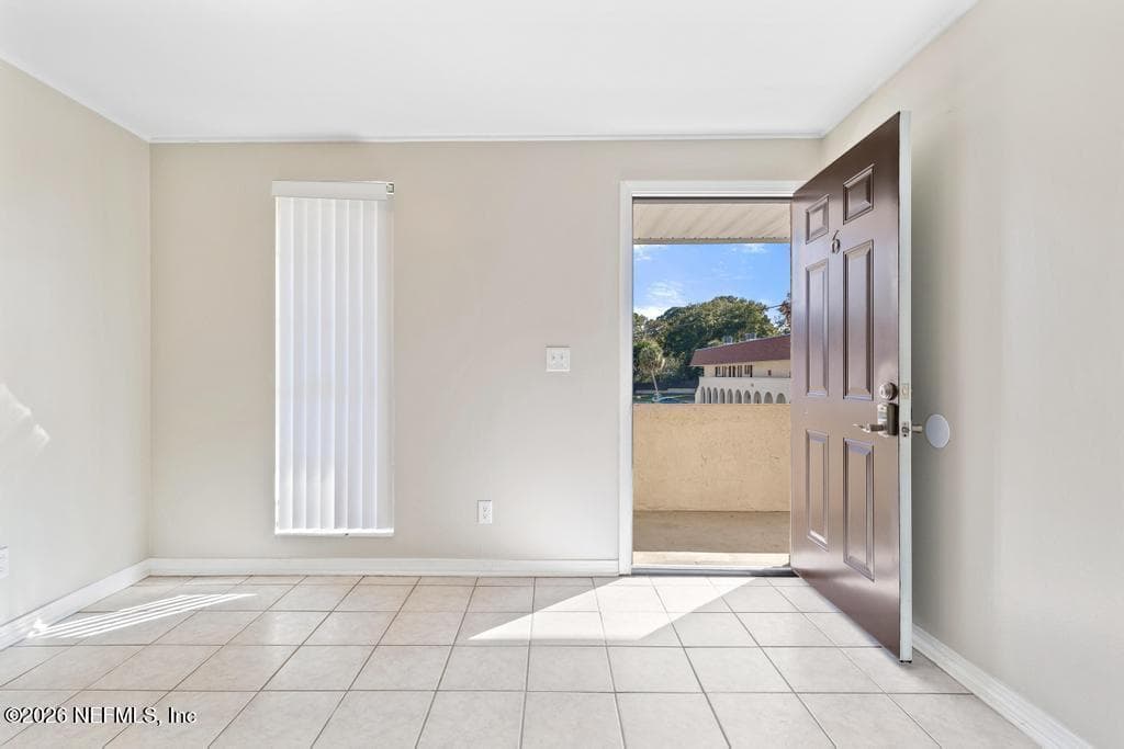 1618 EL CAMINO Road 6, Jacksonville, FL 32216 2