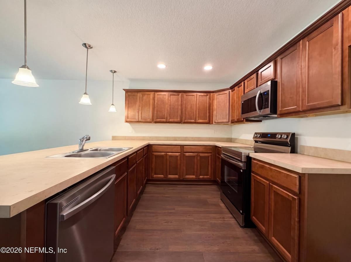 5925 DAVON Street, Jacksonville, FL 32244 2