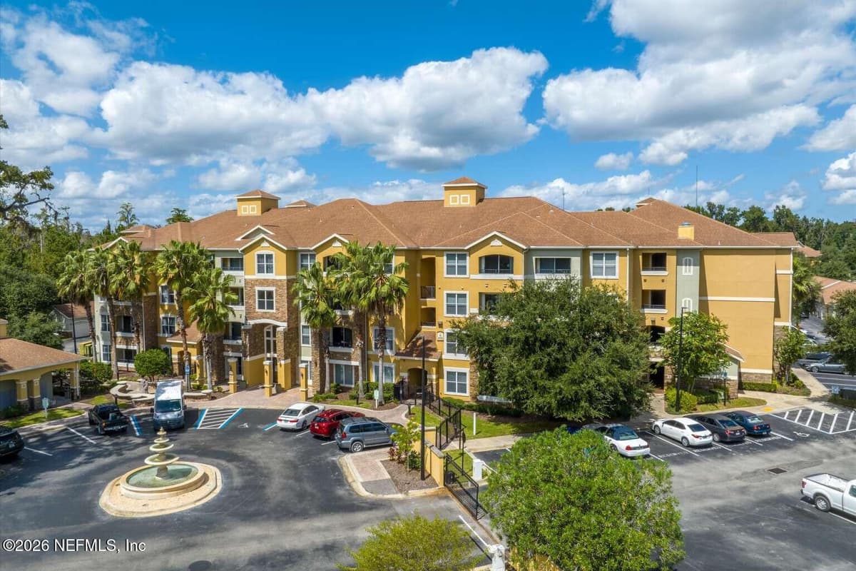 8539 GATE Parkway W 9303, Jacksonville, FL 32216 3