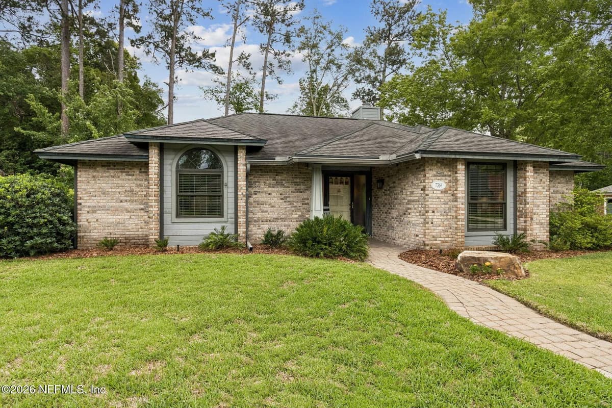 7364 SECRET WOODS Drive, Jacksonville, FL 32216 2