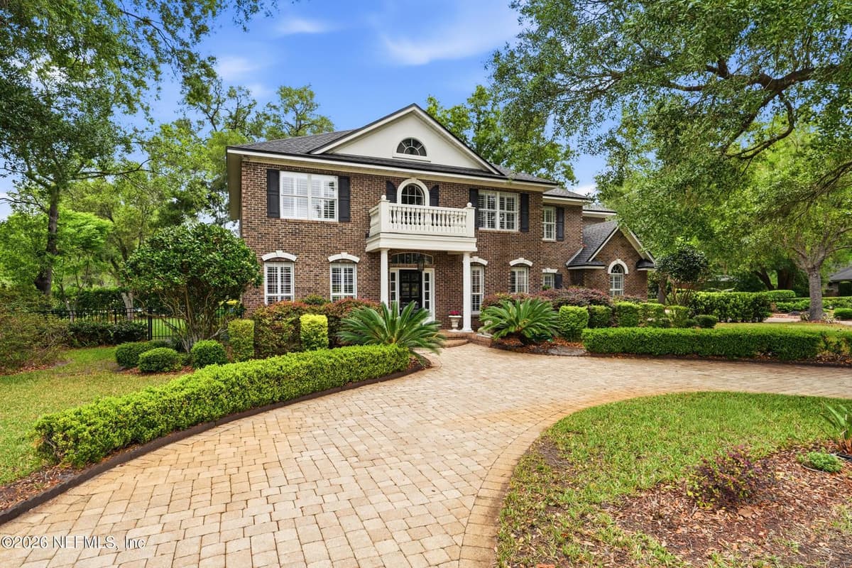1124 VICTORY LAKE DR. Drive, Jacksonville, FL 32221 2