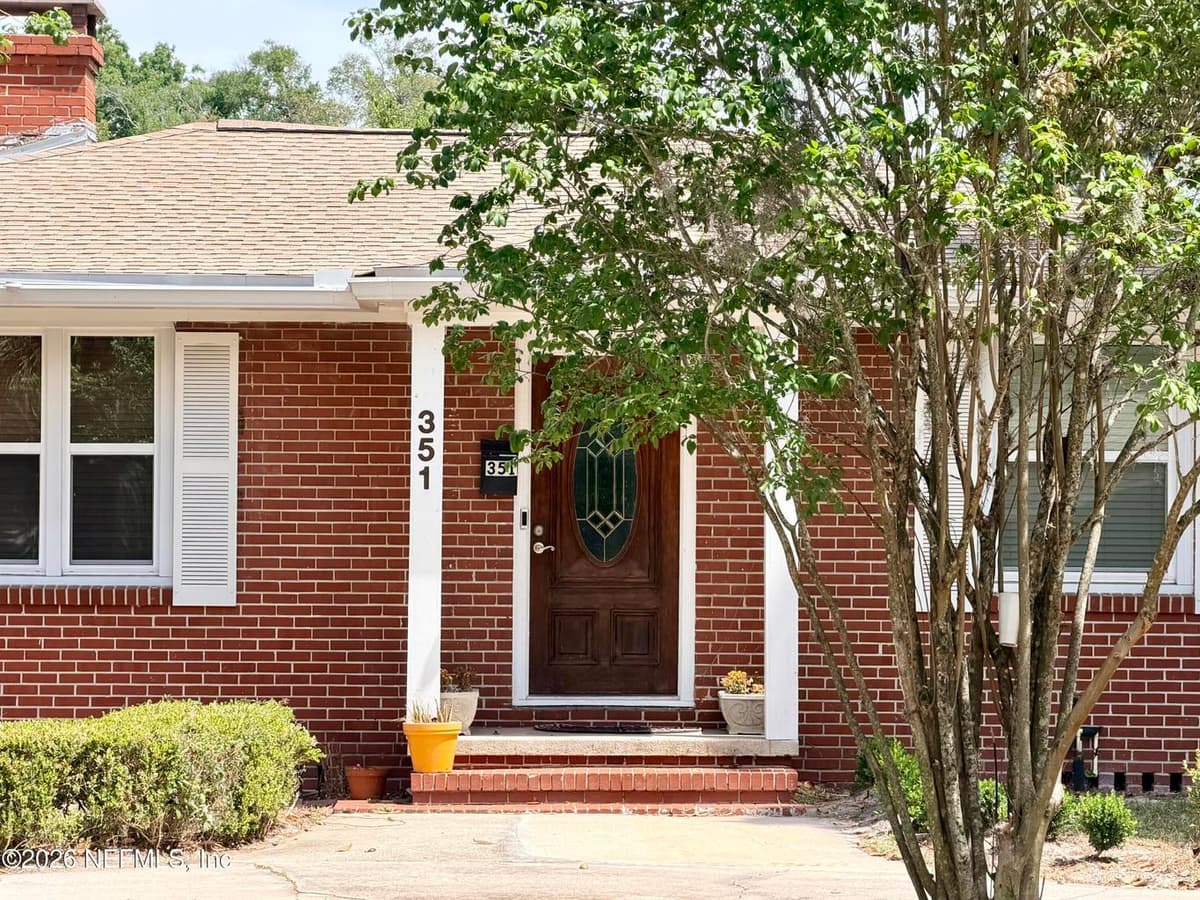 351 UNIVERSITY Boulevard N, Jacksonville, FL 32211 3