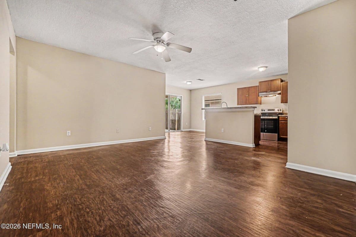 5759 VILLAGE POND Circle, Jacksonville, FL 32210 2