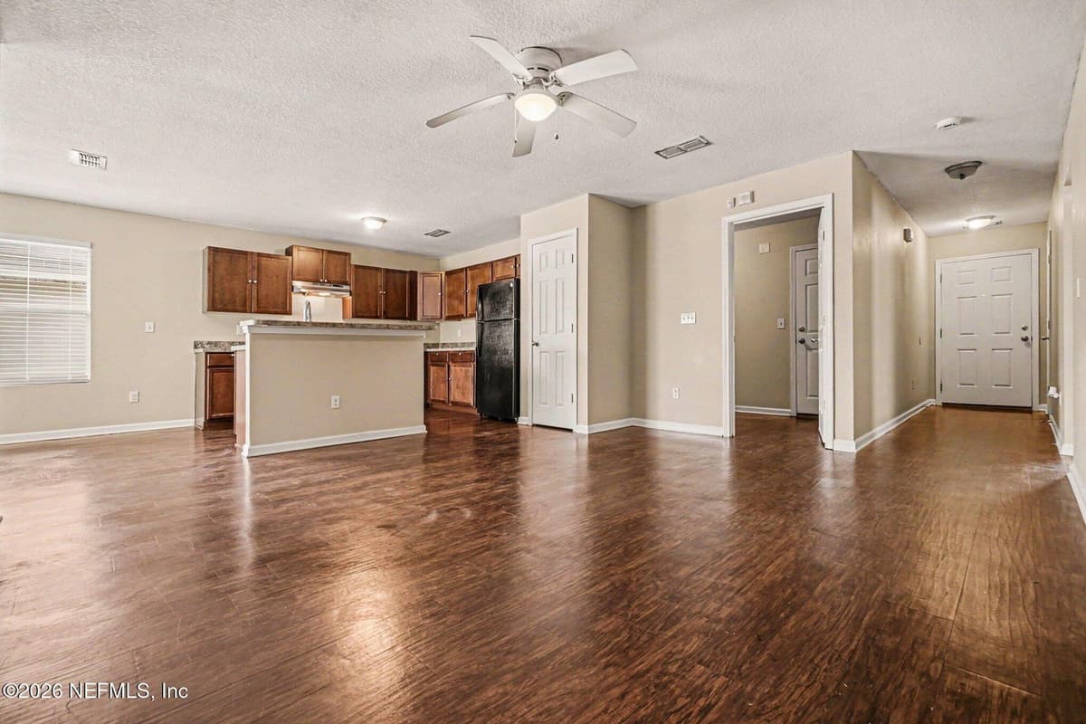 5759 VILLAGE POND Circle, Jacksonville, FL 32210 3