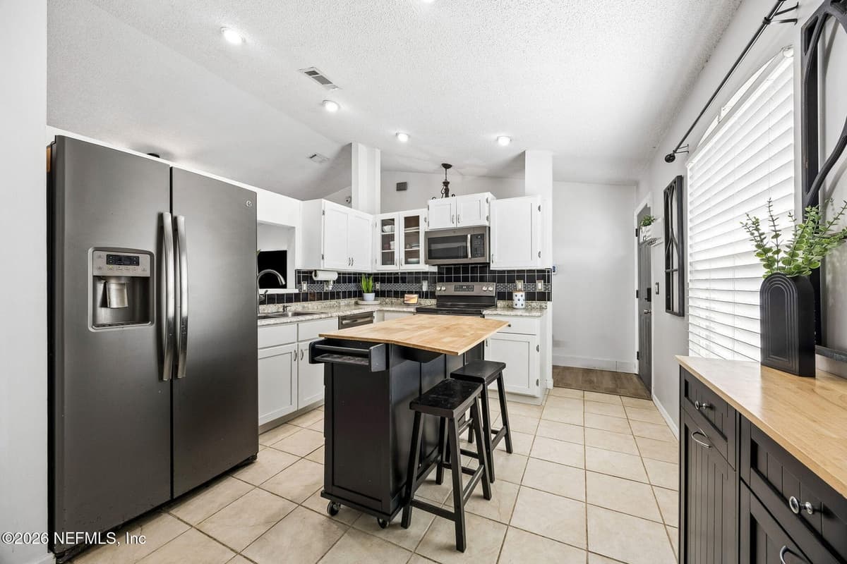1607 CASTLE ROCK Court, Jacksonville, FL 32221 3