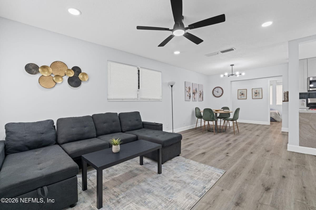 4558 DAUGHTRY Boulevard E, Jacksonville, FL 32210 3