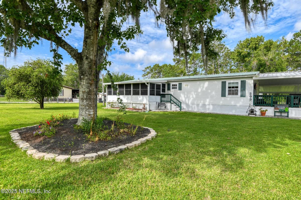 203 HORSE LANDING Road, Satsuma, FL 32189 3