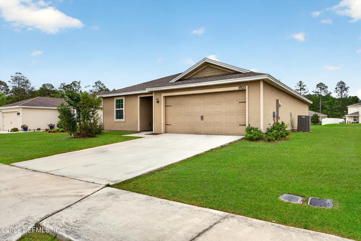 5923 CROSBY LAKE Way E, Macclenny, FL 32063 3