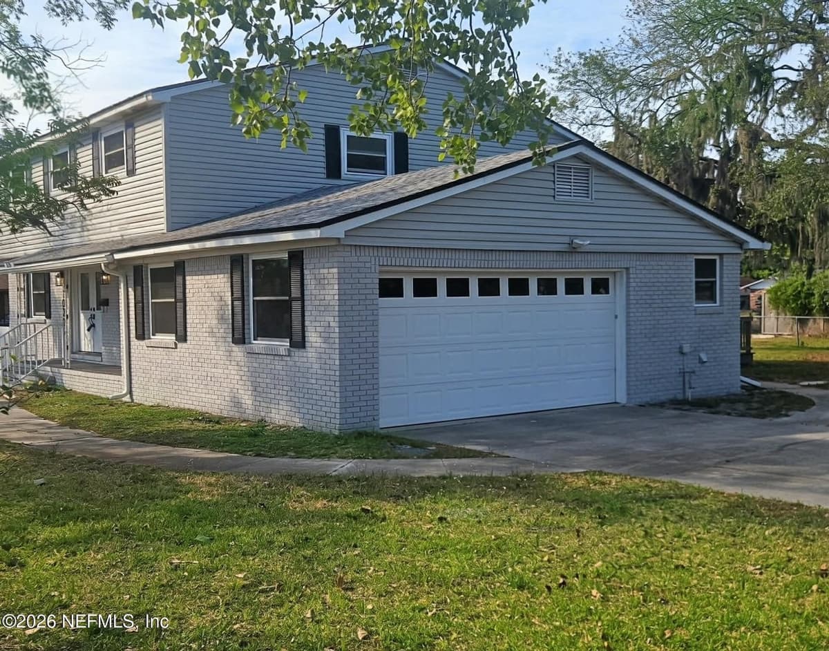 10206 SHOREVIEW Drive N, Jacksonville, FL 32218 3
