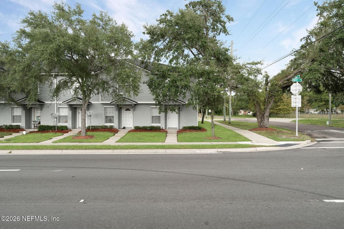 8400 MCGIRTS VILLAGE Lane, Jacksonville, FL 32210 2