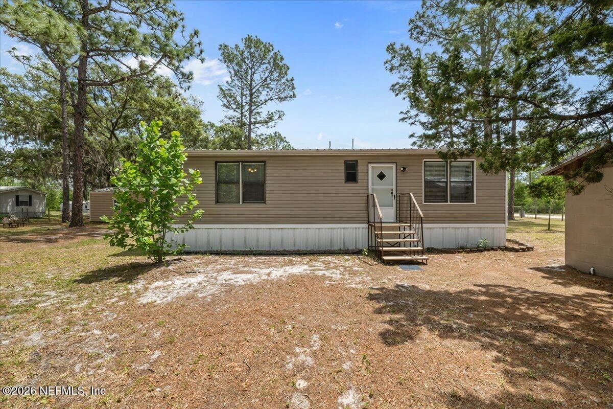 100 VIVIAN Drive, Palatka, FL 32177, Palatka, FL - photo 1