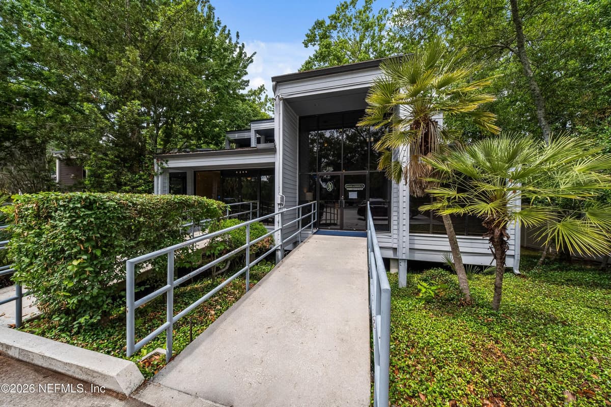 8810 GOODBYS EXECUTIVE Drive, Jacksonville, FL 32217, Jacksonville, FL - photo 2