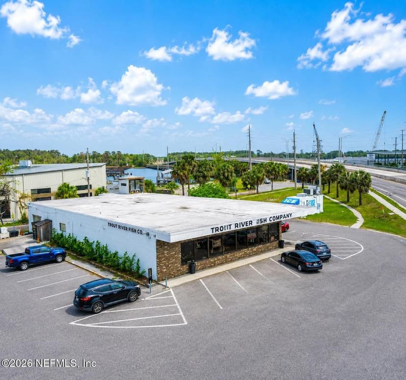 8074 N MAIN Street, Jacksonville, FL 32208
