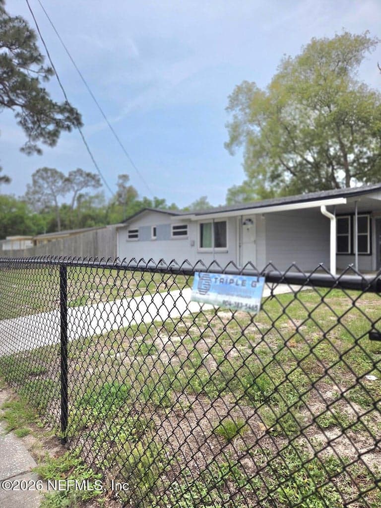 175 PARKWOOD Drive W, Orange Park, FL 32073, Orange Park, FL - photo 2