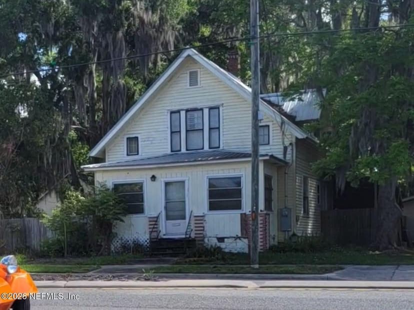 216 N SUMMIT Street, Crescent City, FL 32112