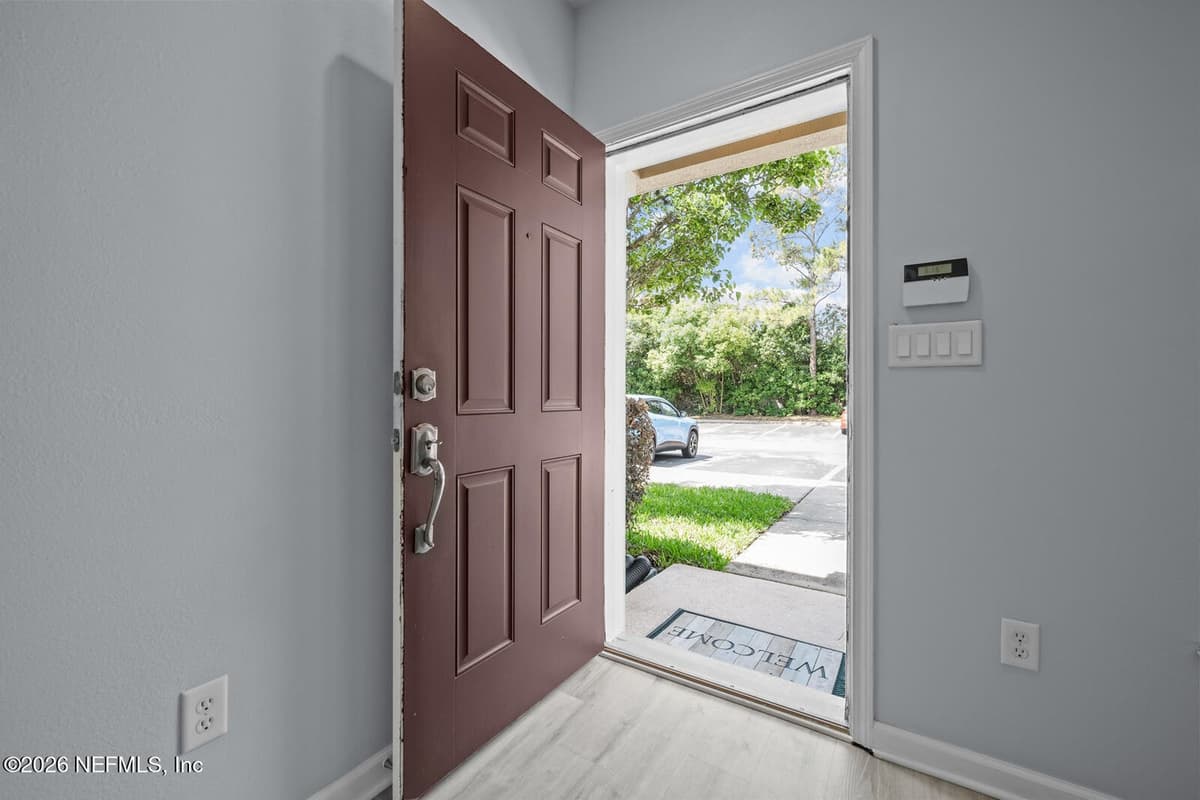8077 SUMMERSIDE Circle, Jacksonville, FL 32256, Jacksonville, FL - photo 3