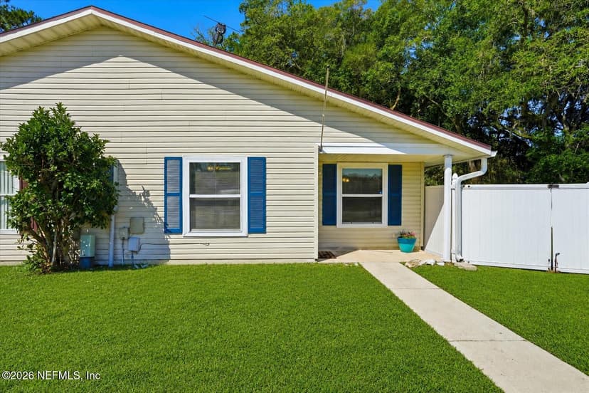 998 CABO BLANCO Avenue E, Jacksonville, FL 32233
