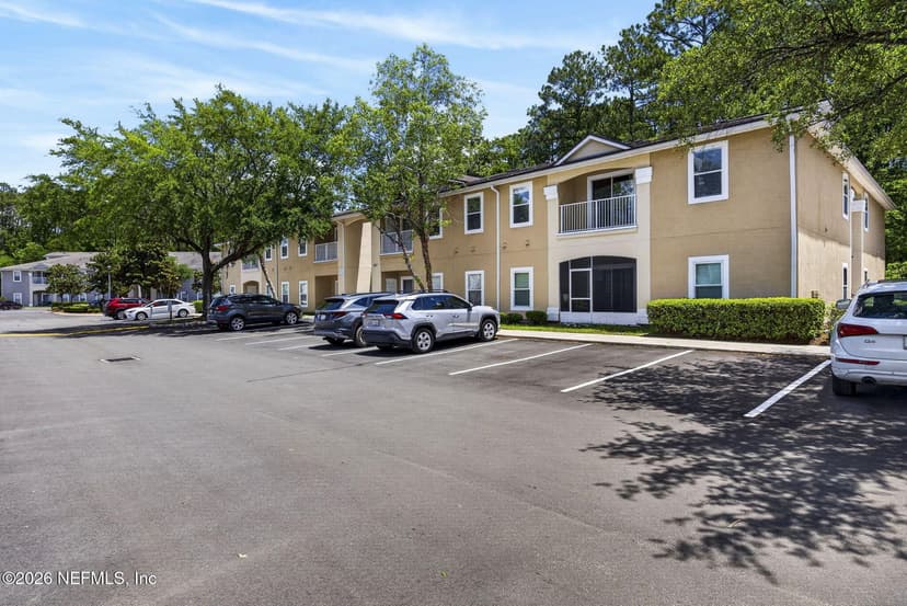 6111 MAGGIES Circle 104, Jacksonville, FL 32244