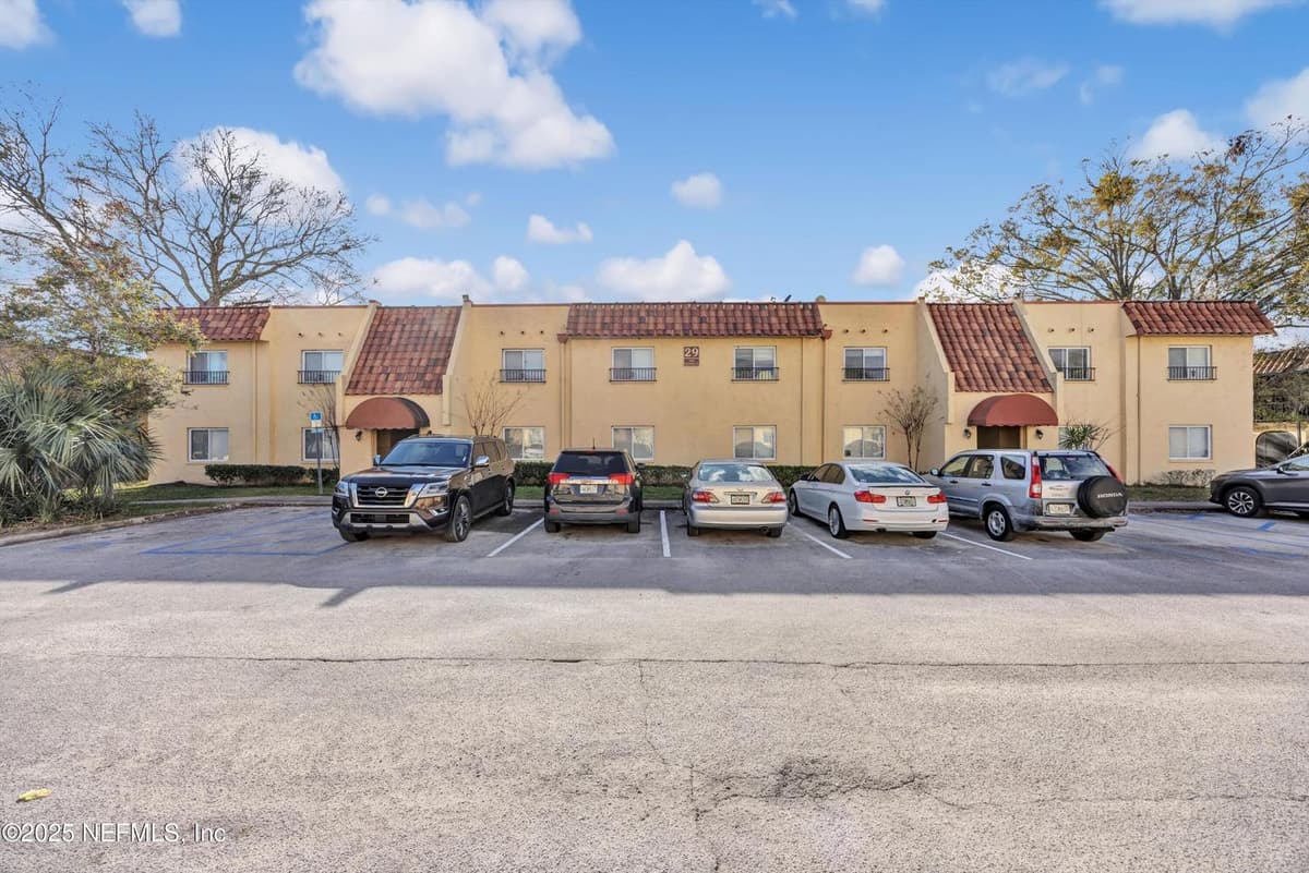 6528 VALEROSA Court 2, Jacksonville, FL 32217, Jacksonville, FL - photo 2
