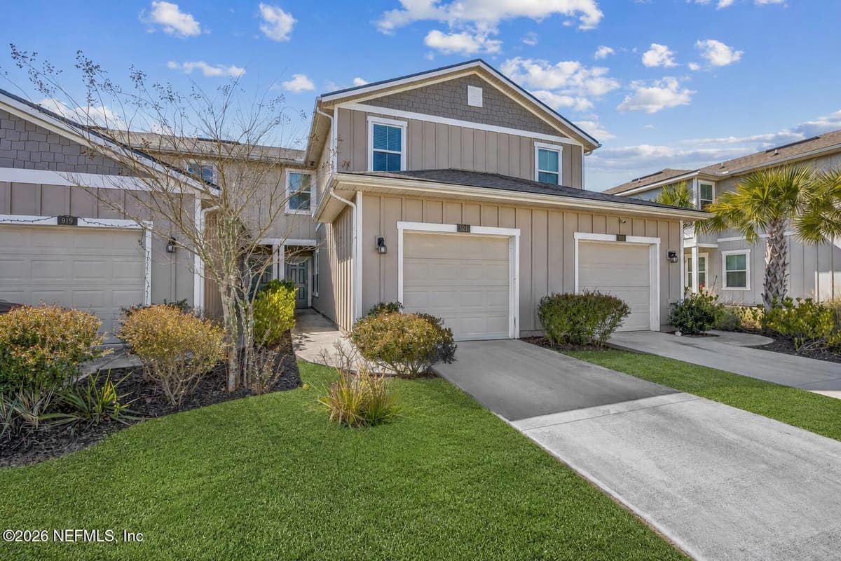 921 CAPITOL Parkway, Jacksonville, FL 32218, Jacksonville, FL - photo 2